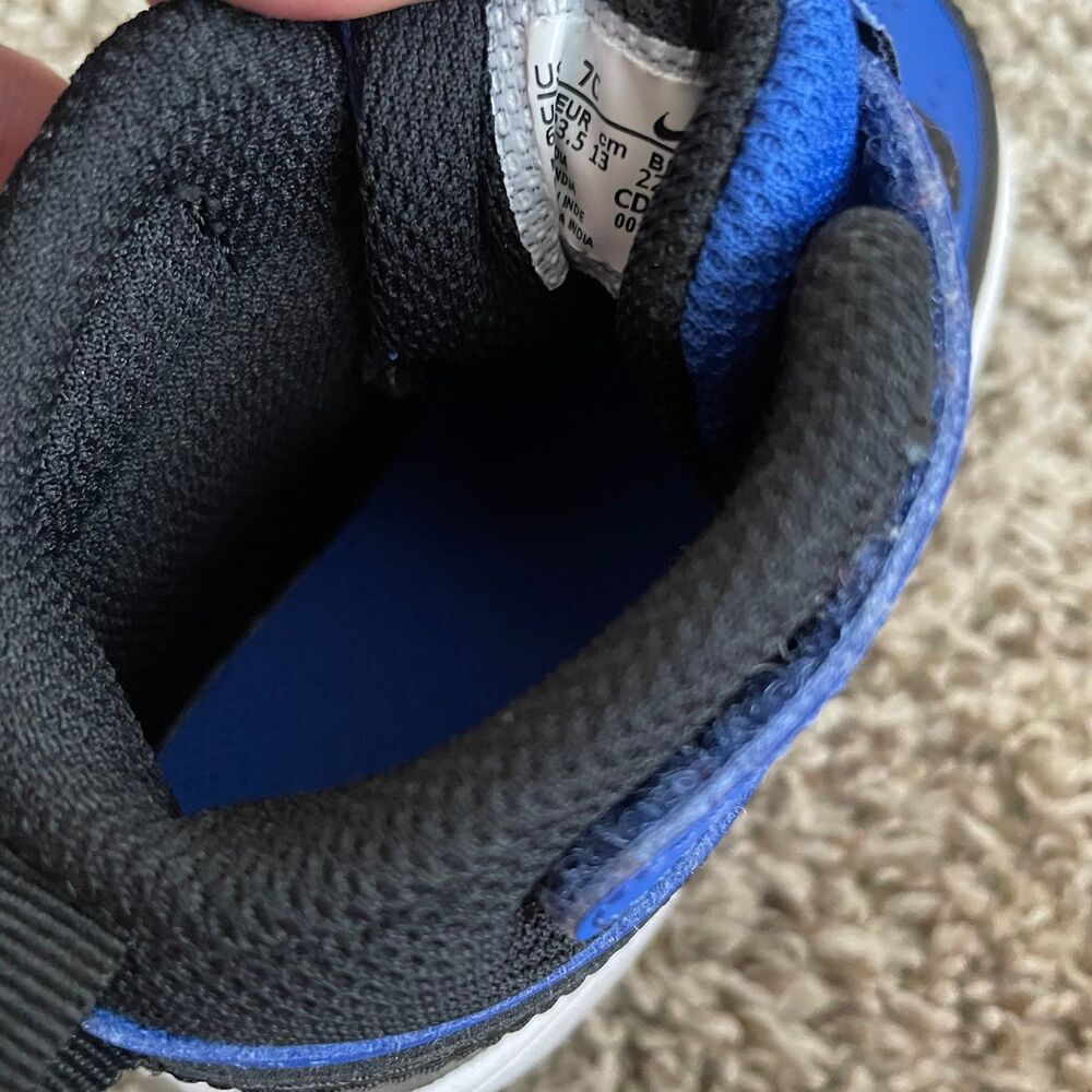 Size 7 / Toddler Boy Nike Sneakers - Picture 8 of 9